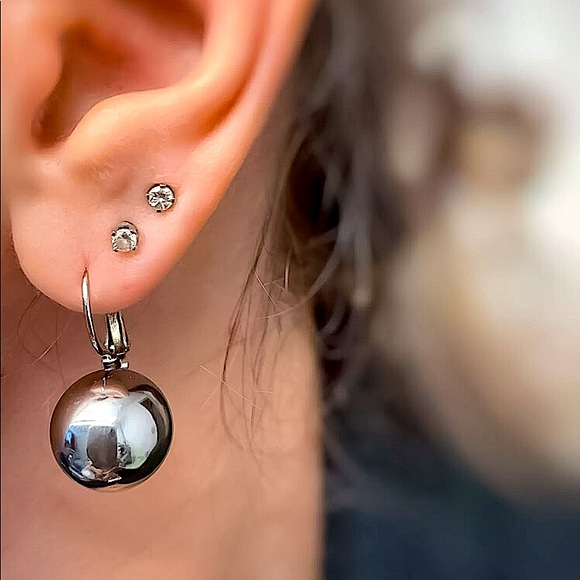 ⚜️[𝟯/$𝟮𝟴]⚜️Big Gold Ball Dangle Earrings NEW - Picture 5 of 8